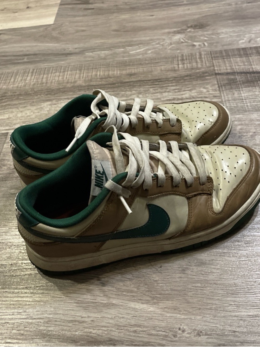 Nike Men’s Low-Top Sneakers in Brown, Cream & Green